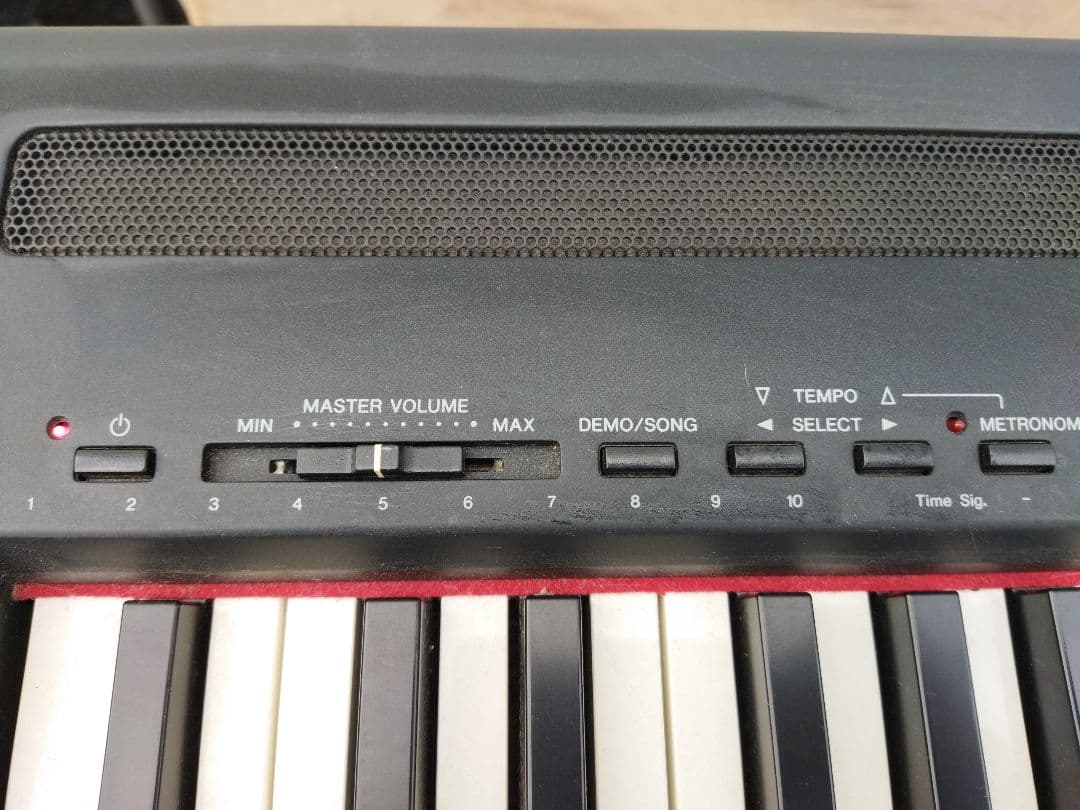 ヤマハ　YAMAHA　電子ピアノ スタンド付　P-95 動作OK