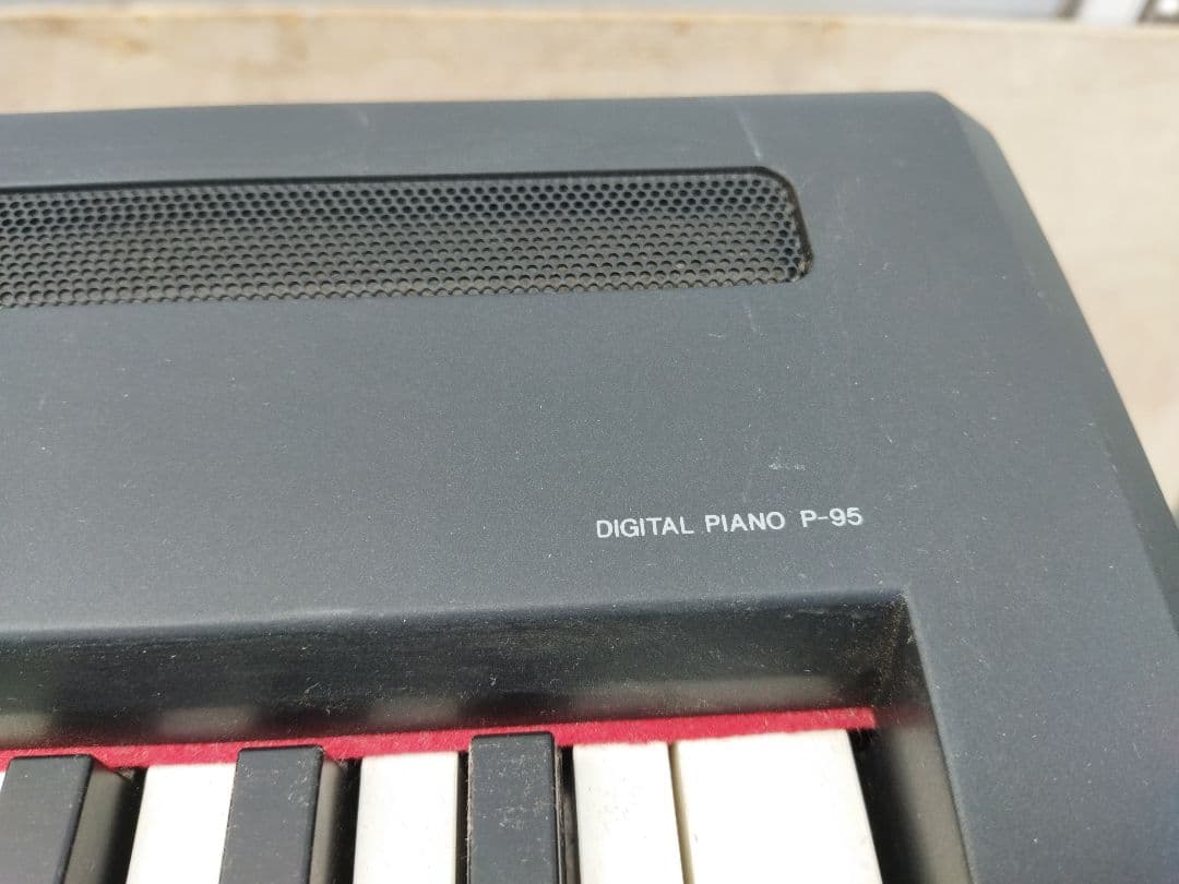ヤマハ　YAMAHA　電子ピアノ スタンド付　P-95 動作OK