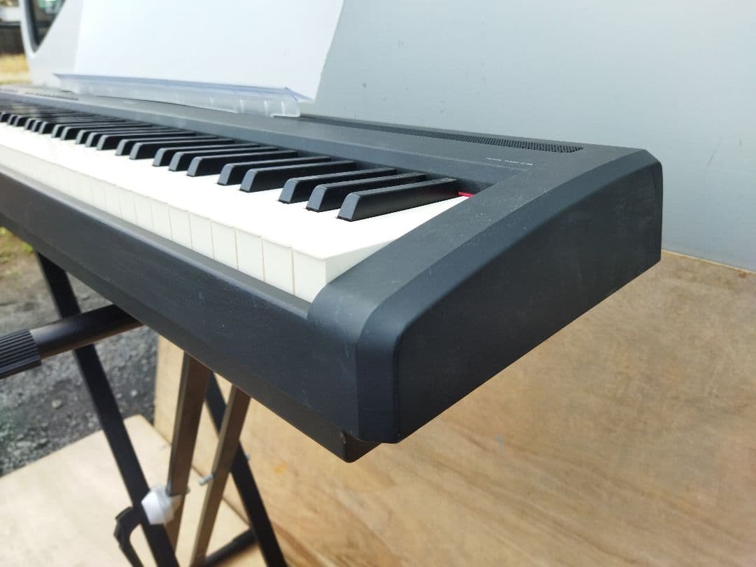 ヤマハ　YAMAHA　電子ピアノ スタンド付　P-95 動作OK