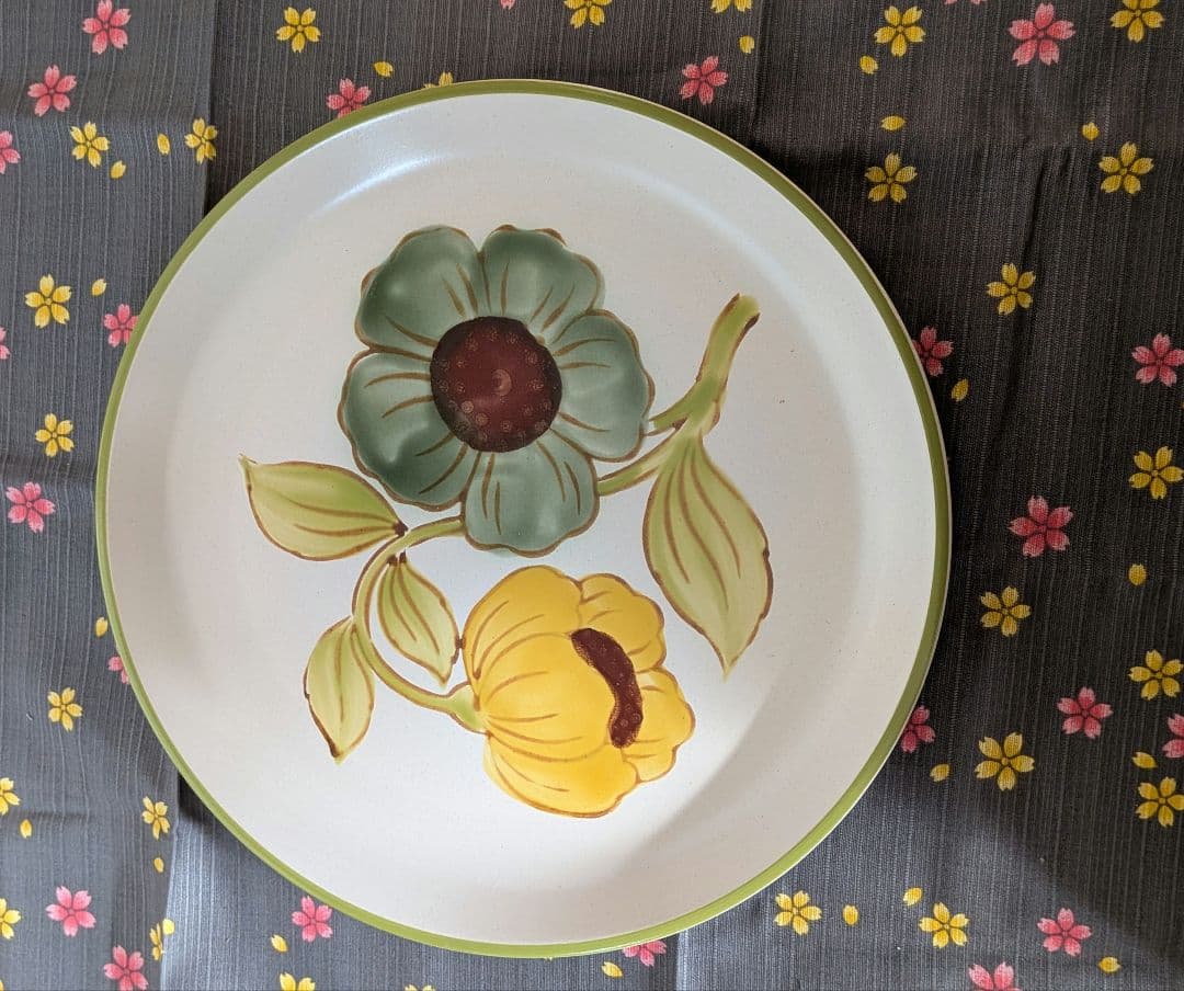 レトロ　フルーツと花の装飾皿4枚セット　 ストーンウェア 大皿27センチ　日本製