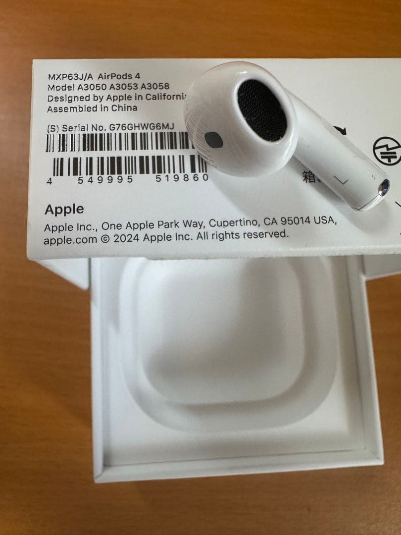 Apple AirPods 4 左耳
