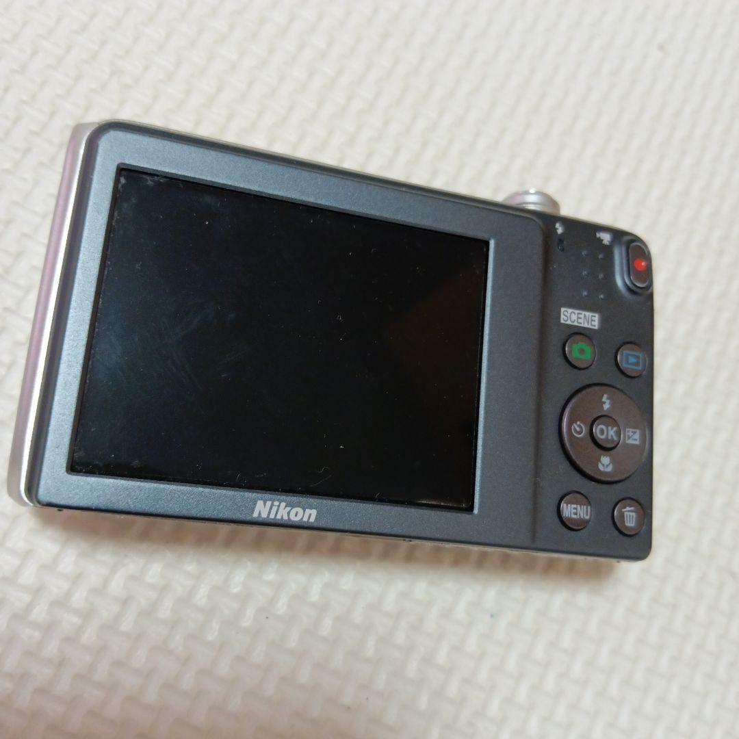 美品　デジカメ　クールピクス　ニコン