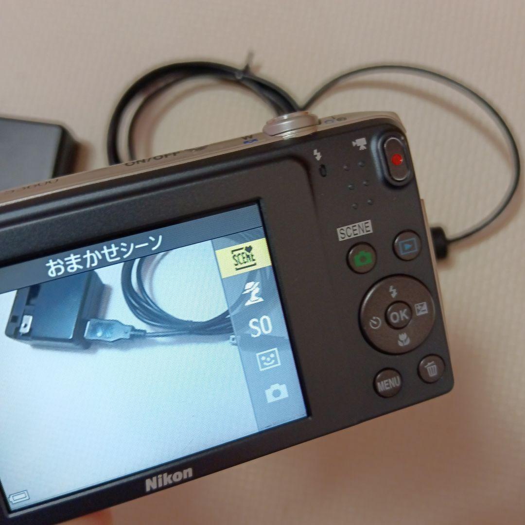 美品　デジカメ　クールピクス　ニコン