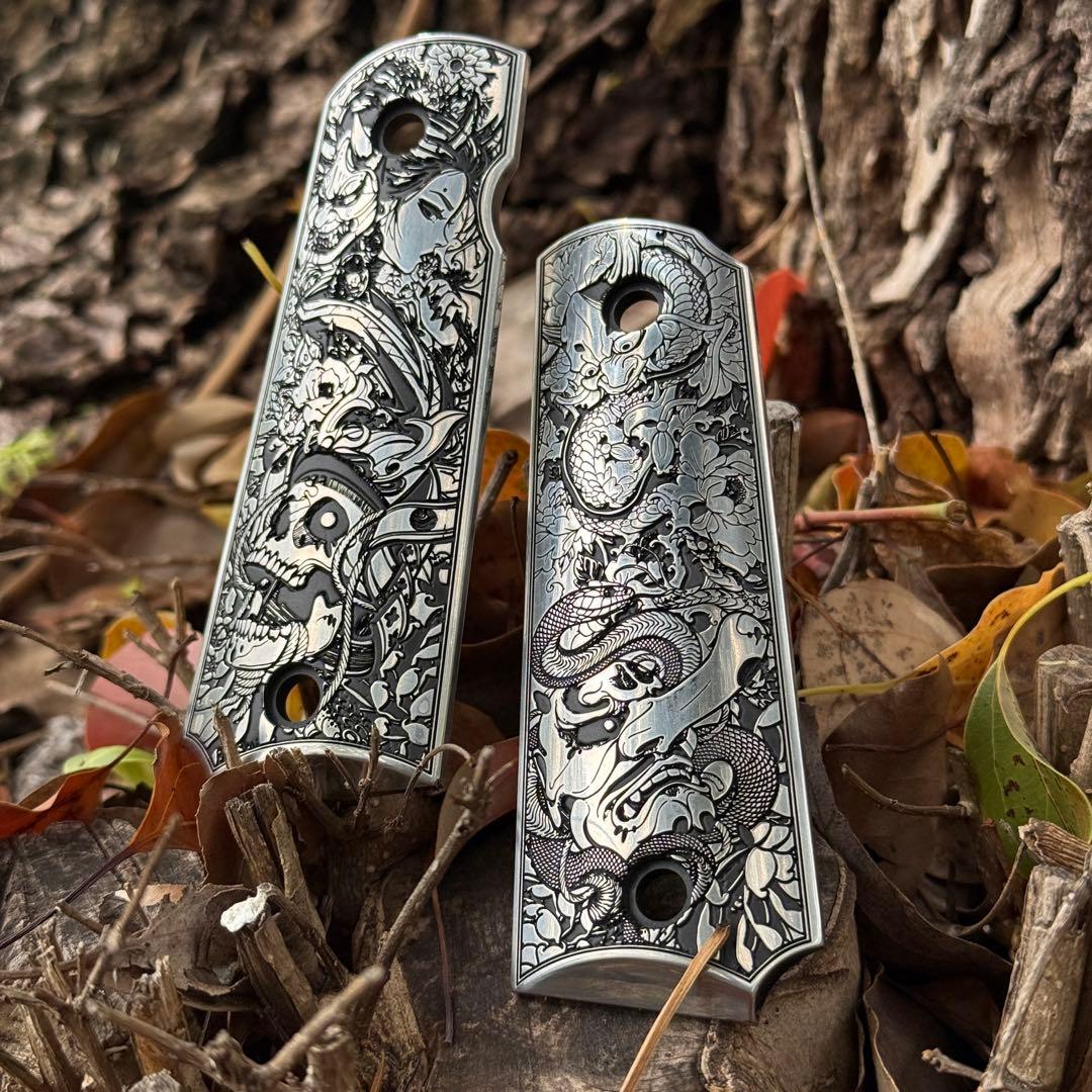 1911タイプ対応 グリップ装飾パーツ 花魁×天狗モチーフ ステンレス彫刻