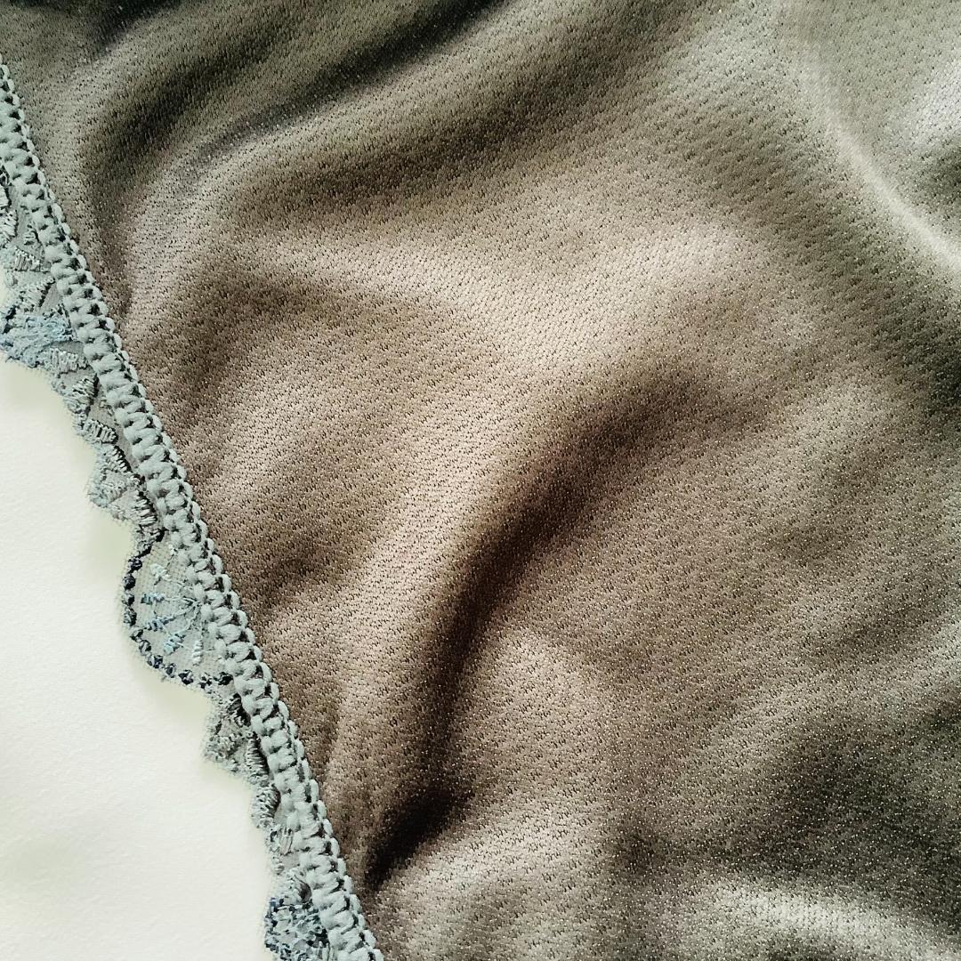 １点のみ　総レースクールタオル　ストール　２段ギャザーレース　グレー&ブラック