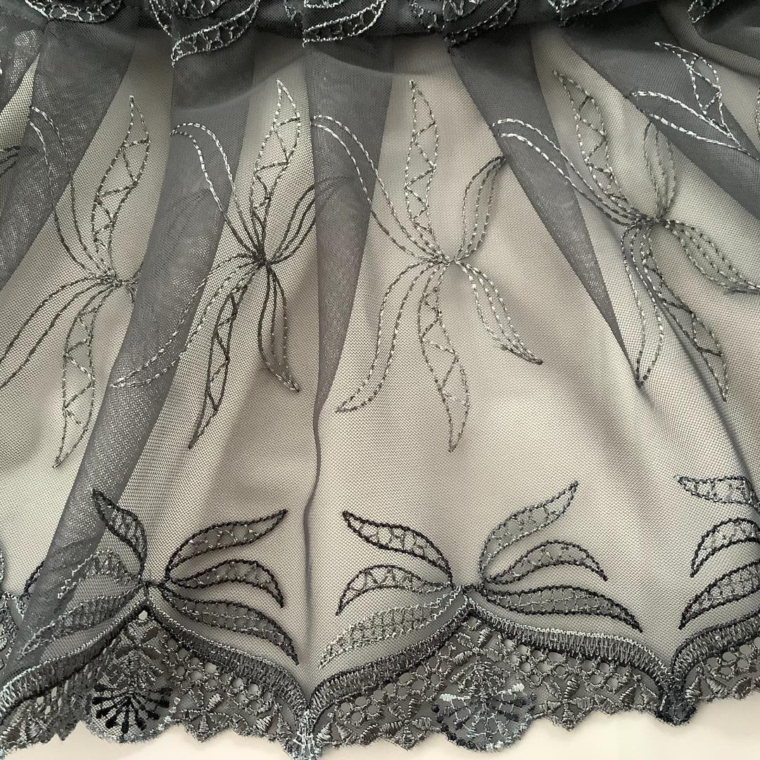 １点のみ　総レースクールタオル　ストール　２段ギャザーレース　グレー&ブラック