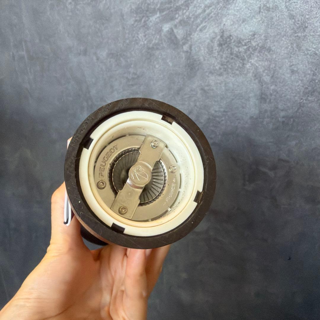 プジョー　1回のみ使用　peugeot ブラック木製ソルトミル
