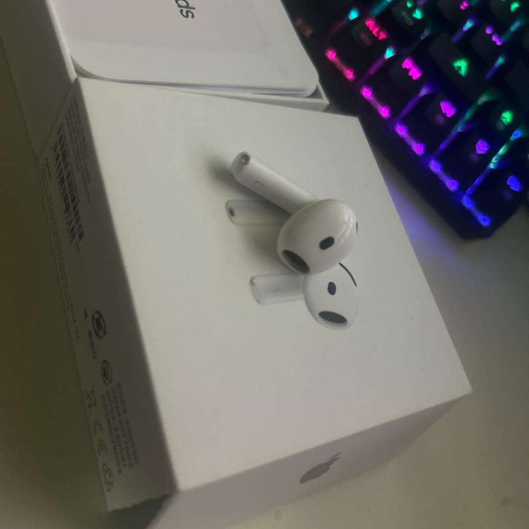 AirPods第4世代本体 ホワイト片耳L