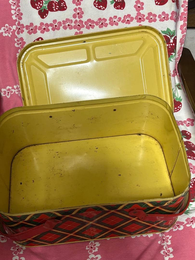 赤と緑の格子模様 かご