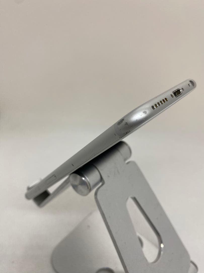 Iphone 6s 32GB Sim フリー　60494