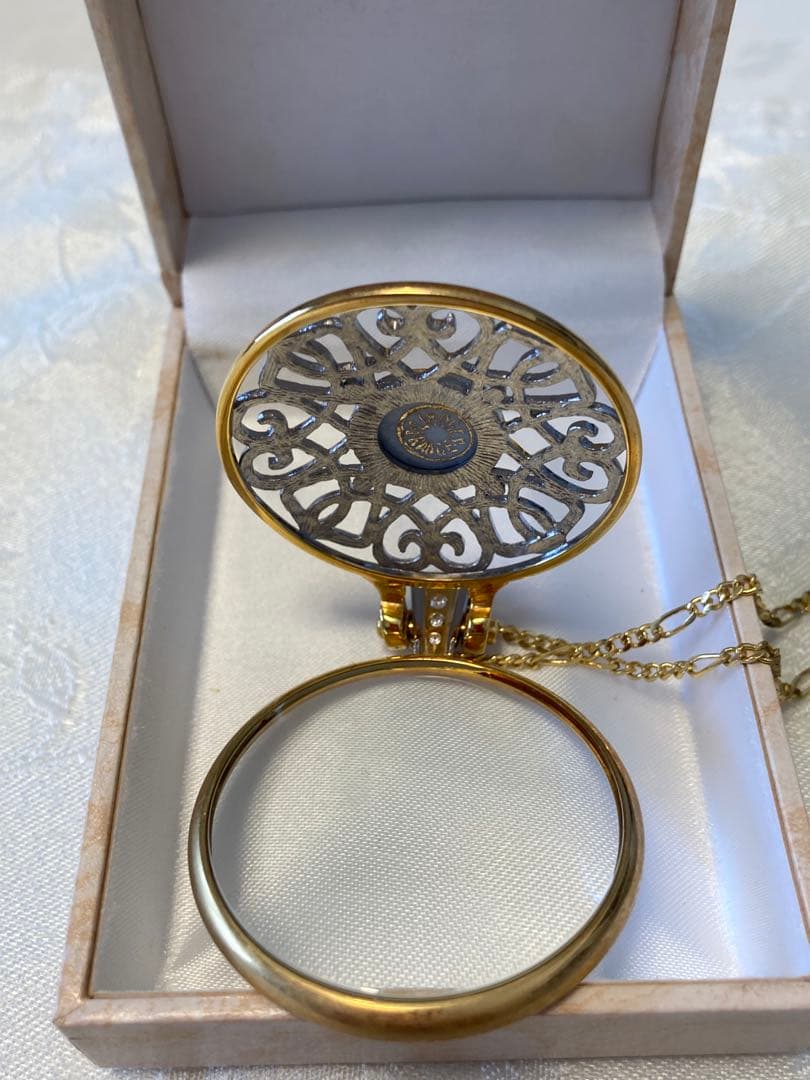 LIMOGES ポーセリン ルーペの ネックレス