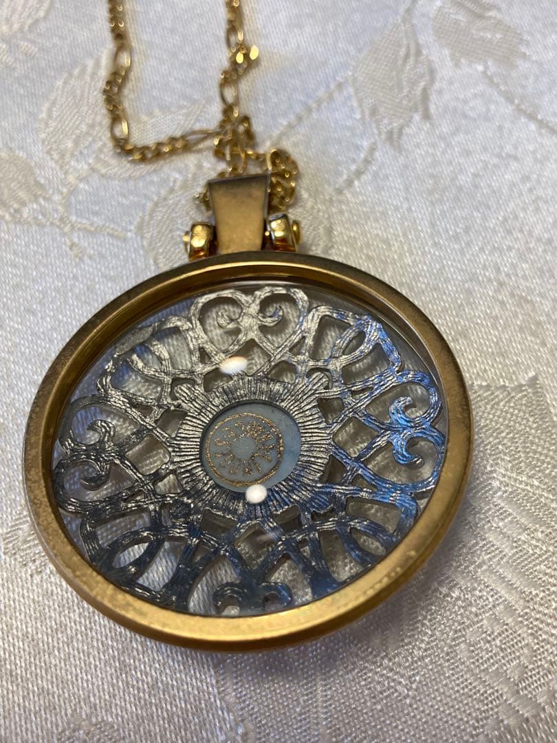 LIMOGES ポーセリン ルーペの ネックレス