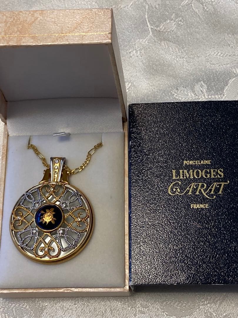 LIMOGES ポーセリン ルーペの ネックレス
