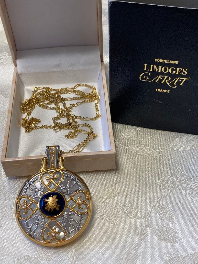 LIMOGES ポーセリン ルーペの ネックレス
