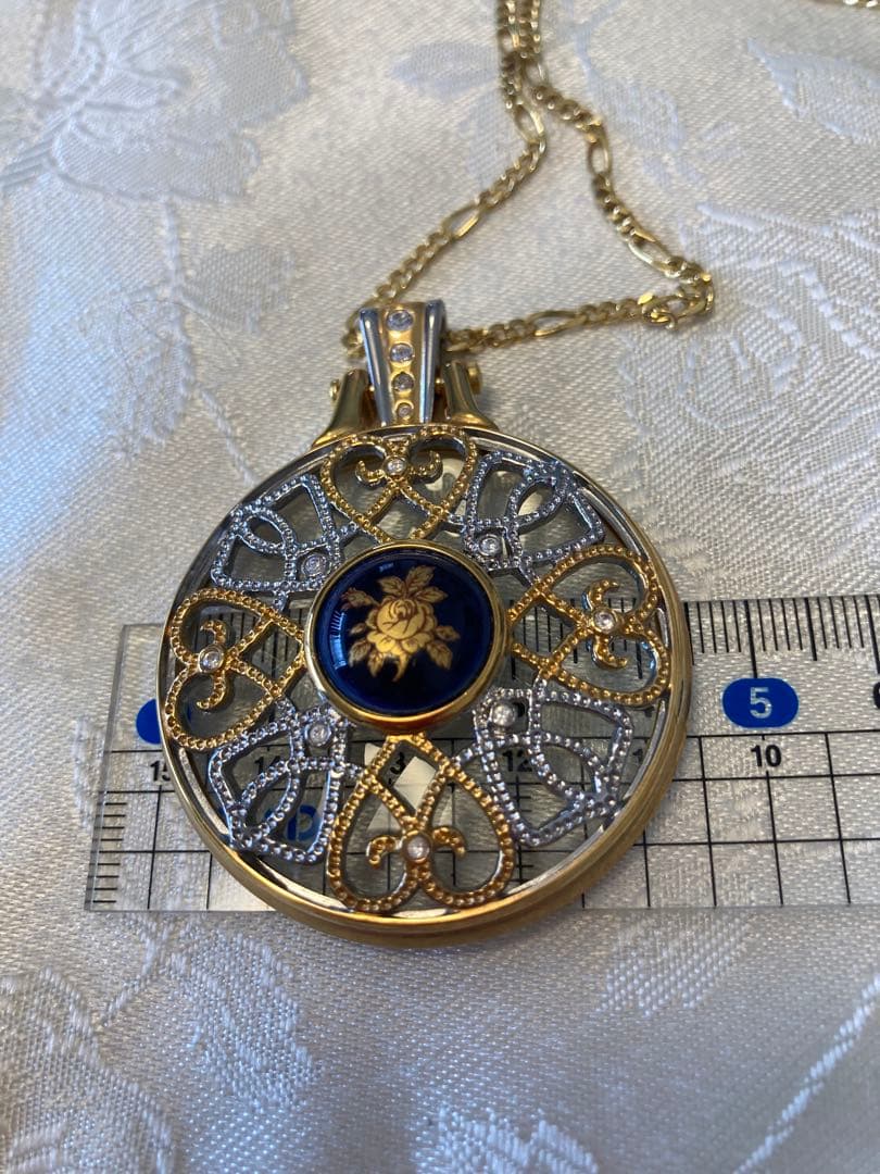 LIMOGES ポーセリン ルーペの ネックレス