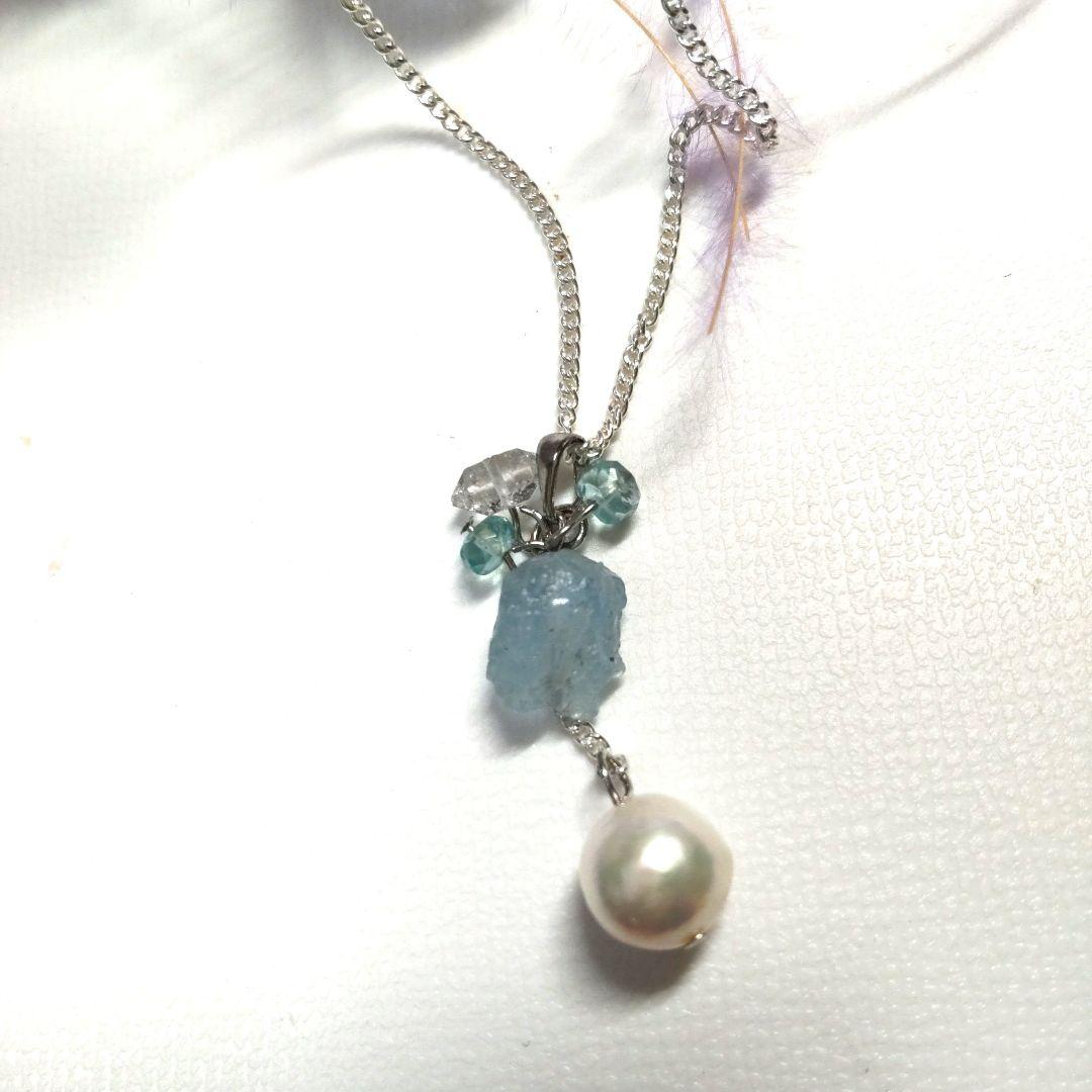 アクアマリン、高品質アパタイト、あこや本真珠のピアスとネックレスセット