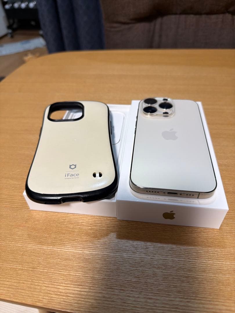 【極美品】iPhone 14 Pro ゴールド256GB バッテリー（100％）
