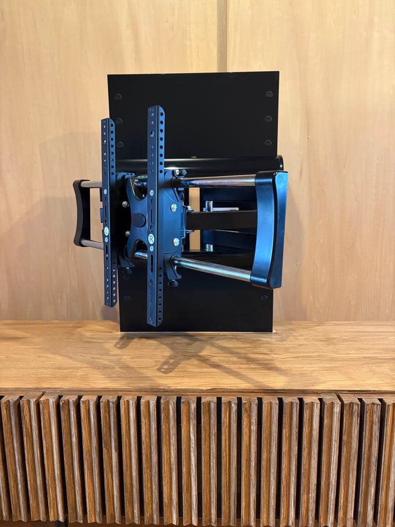 使用１年未満　美品【大塚家具 テレビボード 220cm】テレビ可動式・壁掛け風