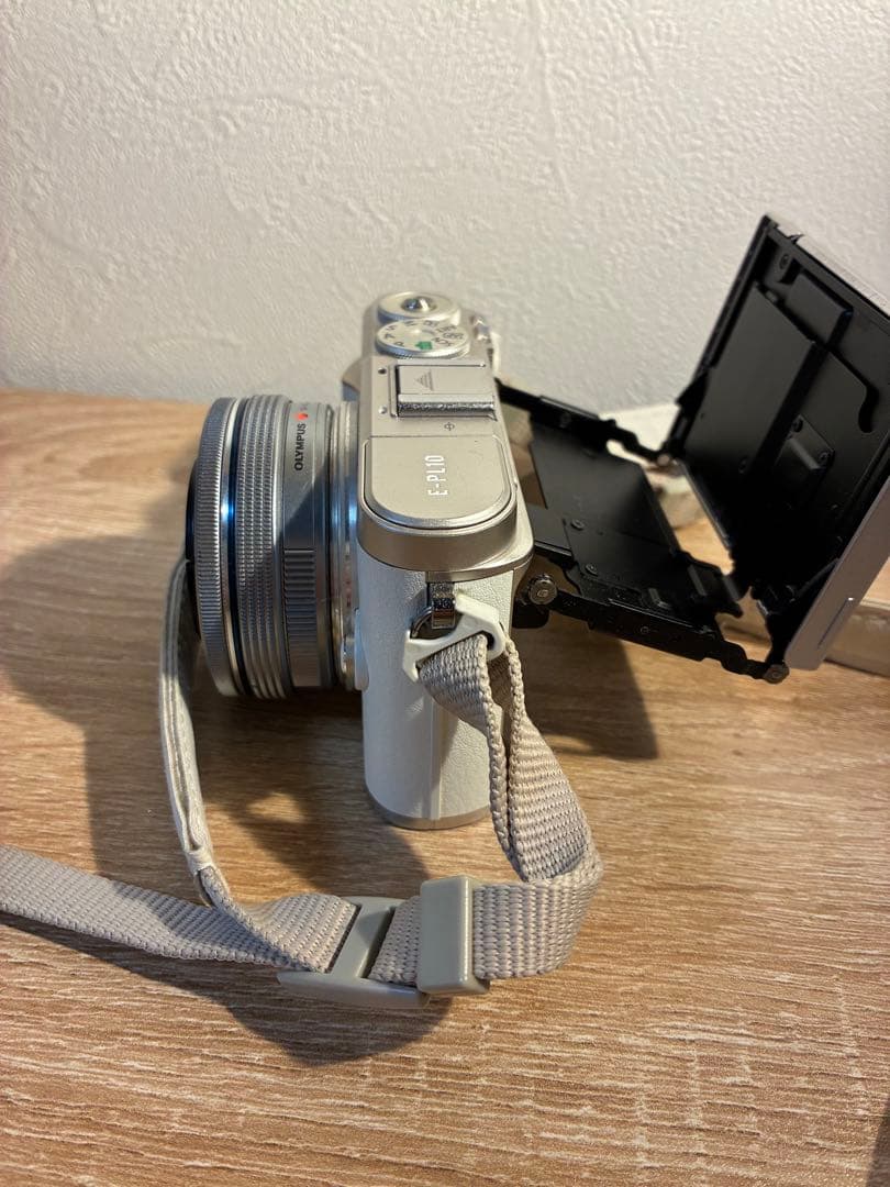 OLYMPUS PEN E-PL10ミラーレス一眼カメラ 14-42mmレンズ