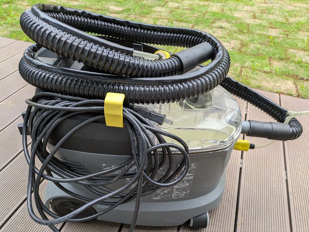 ケルヒャーKARCHER puzzi 8/1c カーペットリンスクリーナー