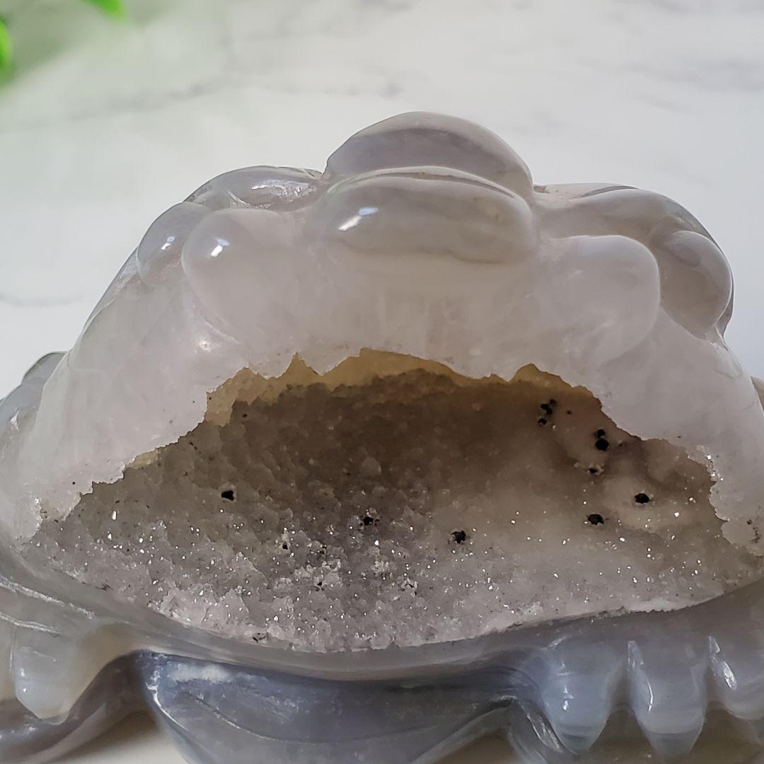 スマイルメノウ　三脚蟾蜍 手彫り