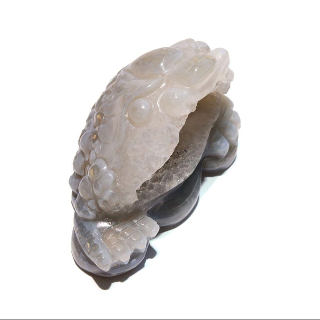 スマイルメノウ　三脚蟾蜍 手彫り