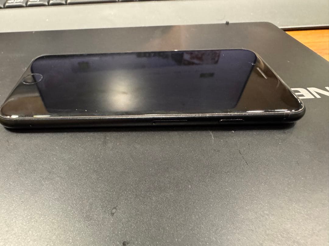 iPhone SE（第2世代）64GB SIMフリー