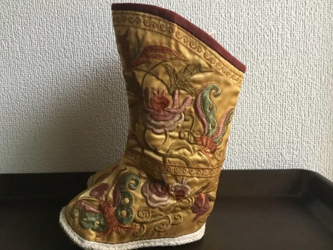珍品、アンティーク、中国少数民族 サテン地ベビーブーツ 美品