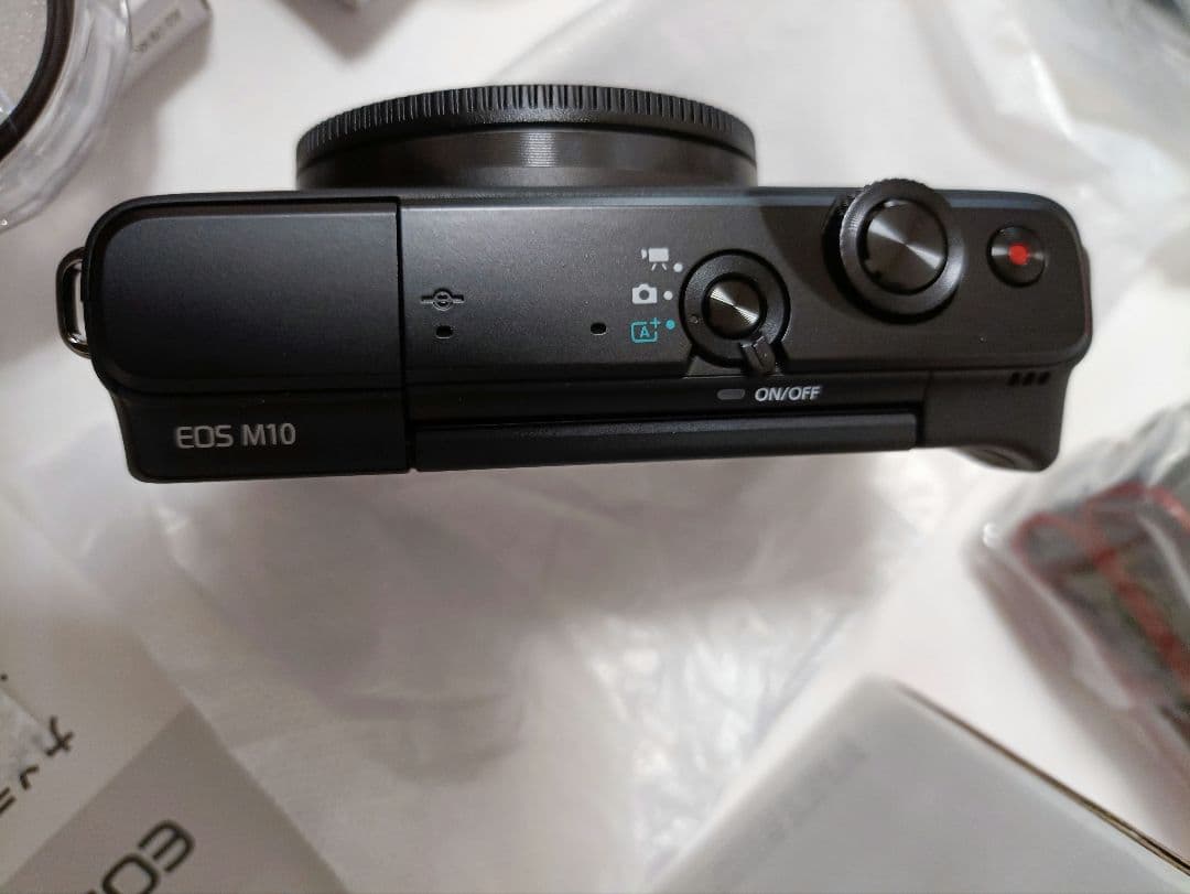 Canon EOS M10 ブラック 未使用品