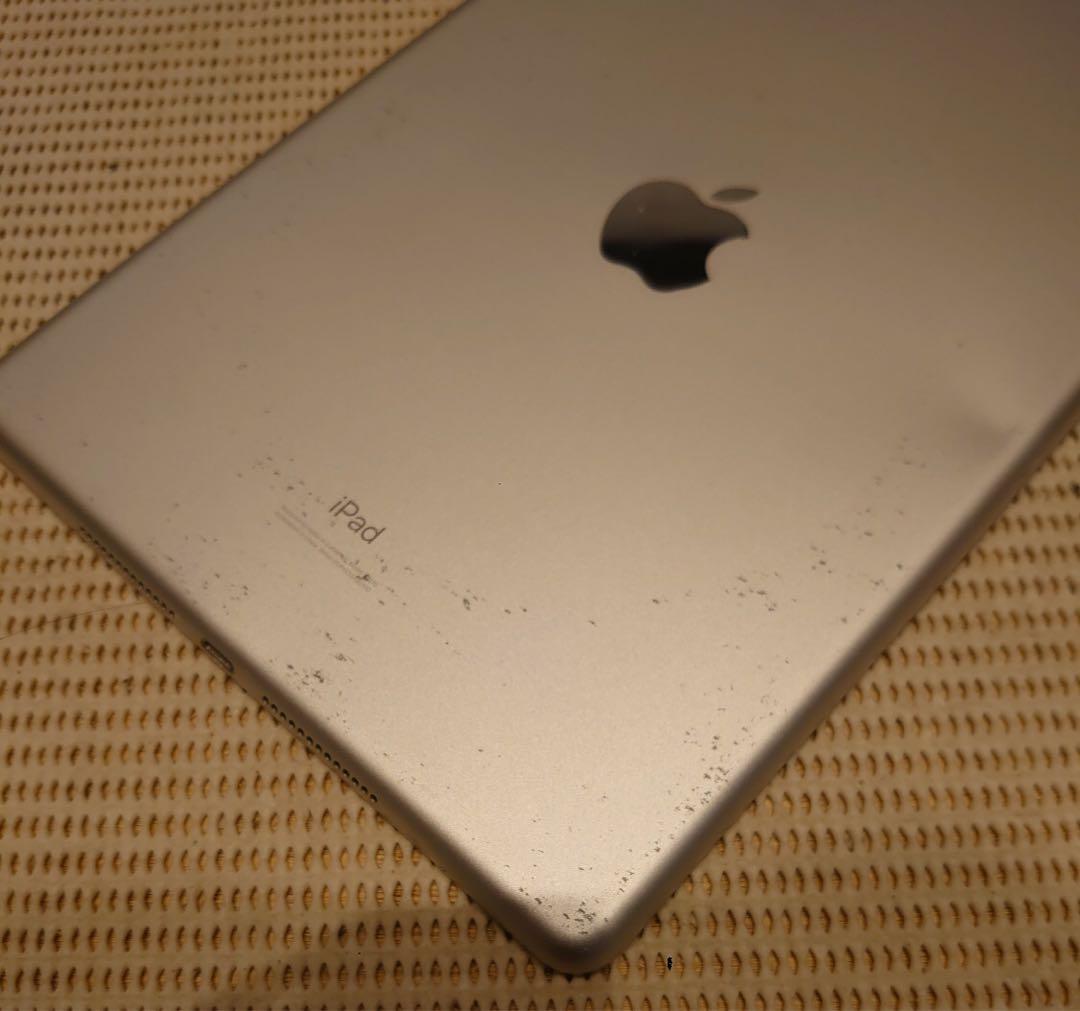 完動品液晶無傷iPad第8世代(A2270)本体32GB送料込0Q1GD