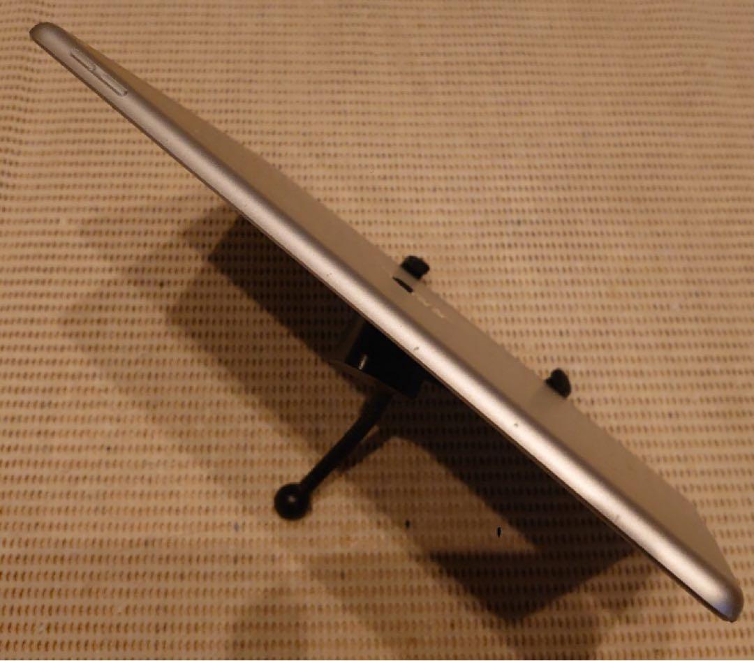 完動品液晶無傷iPad第8世代(A2270)本体32GB送料込0Q1GD