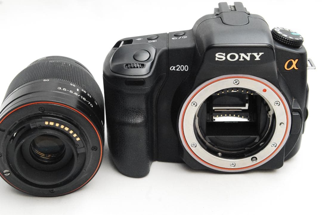 SONY α200/DT 3.5-5.6/18-70mm (良品）