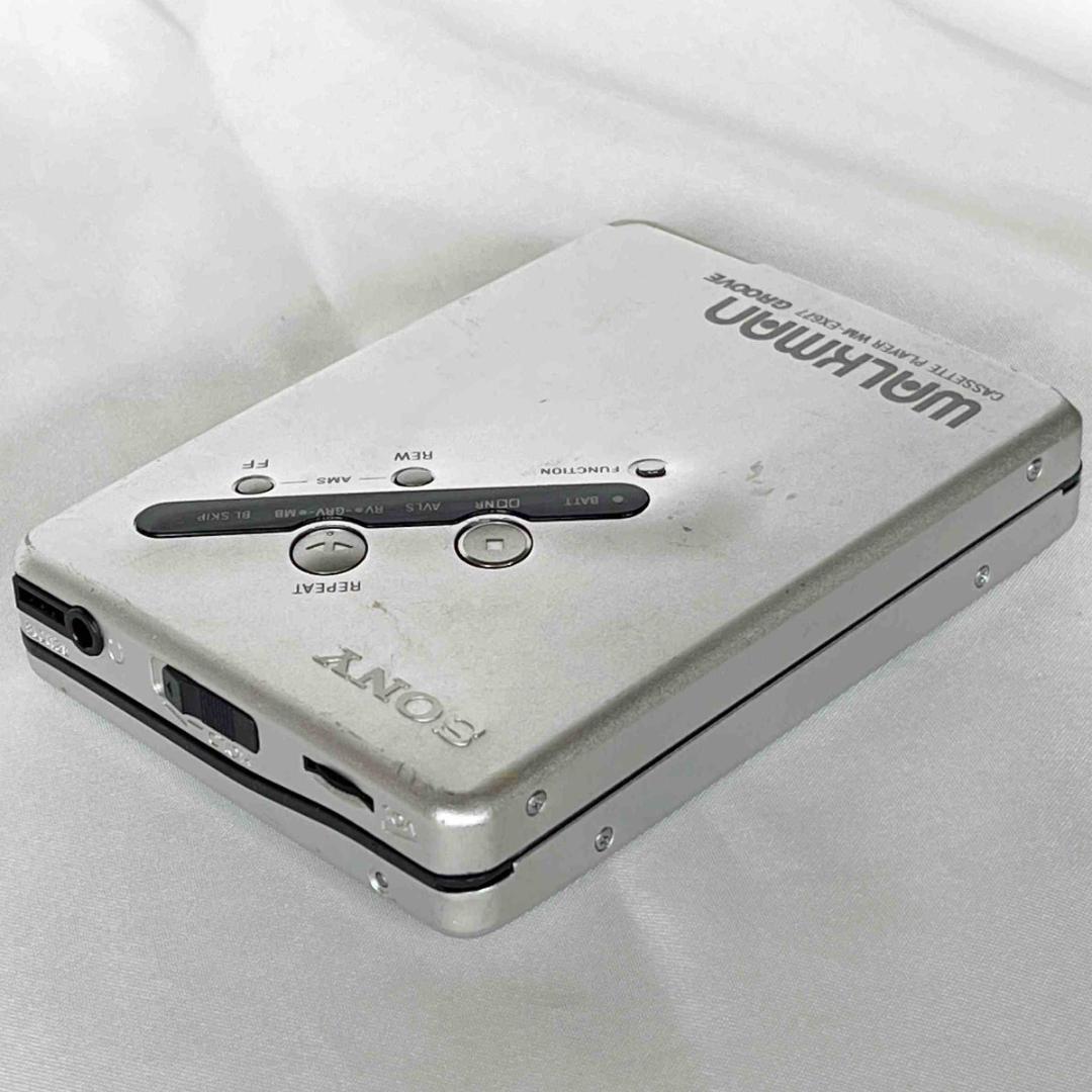 通電OK　SONY WM-EX677　シルバー　ウォークマン　ソニー　ジャンク