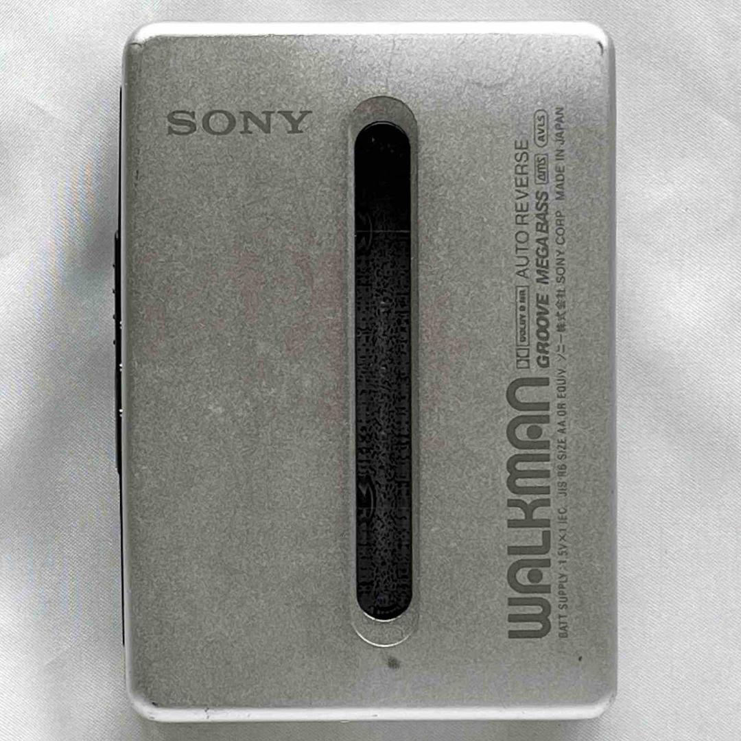 通電OK　SONY WM-EX677　シルバー　ウォークマン　ソニー　ジャンク