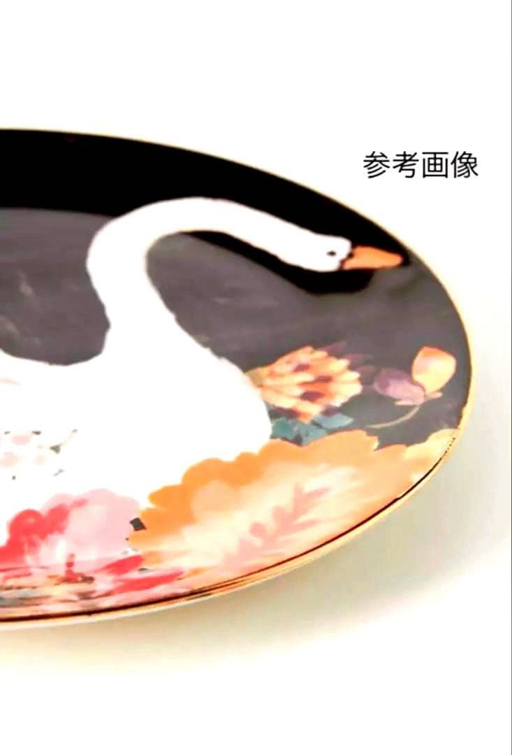【新品】プレート2枚（陶器）白鳥は幸運や純粋さ、永遠の愛の象徴　白鳥　スワン