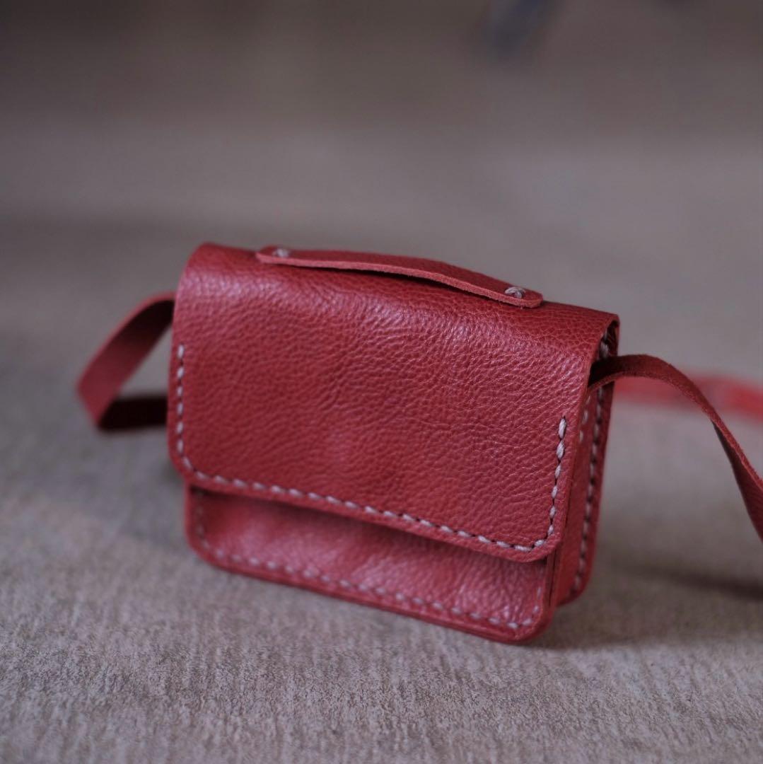 お名前の刻印可能　LOVOT用レザーポシェット　レッド