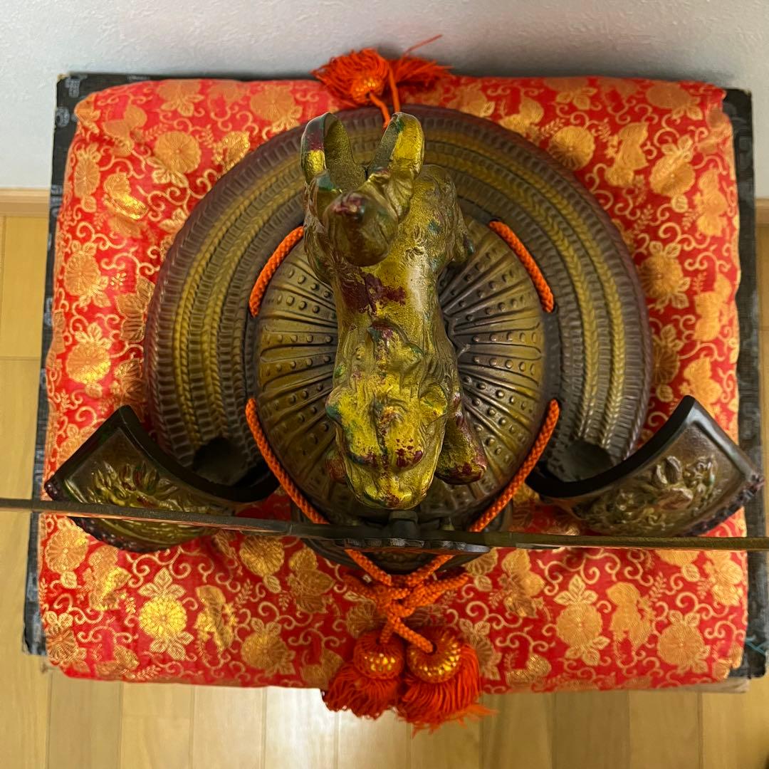 刻印あり　源九郎義経　長鍬型獅子頭の兜「出世兜」