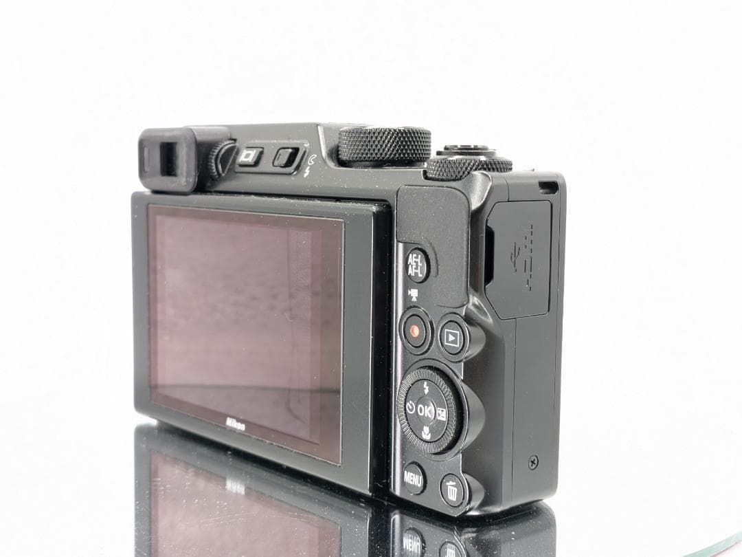 【スマホでは届かない・美品】Nikon デジカメ COOLPIX A1000