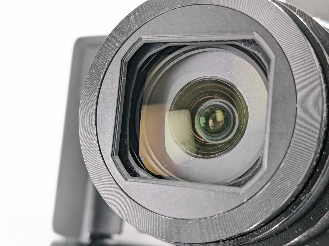 【スマホでは届かない・美品】Nikon デジカメ COOLPIX A1000