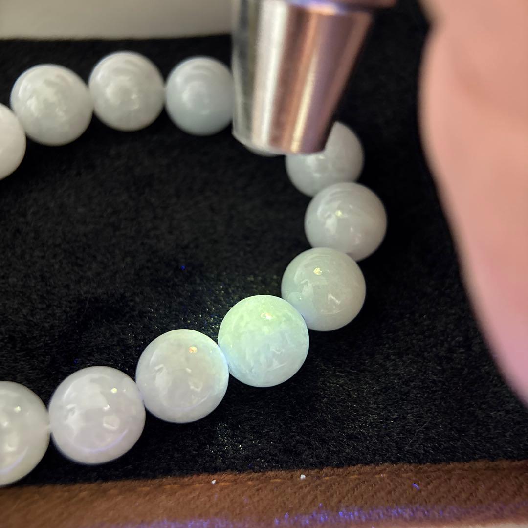 ミャンマー　本翡翠　ヒスイ　天然石　手作りブレスレット ライトグリーン ホワイト