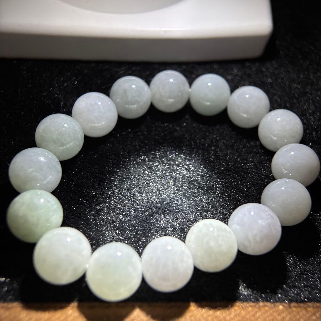 ミャンマー　本翡翠　ヒスイ　天然石　手作りブレスレット ライトグリーン ホワイト