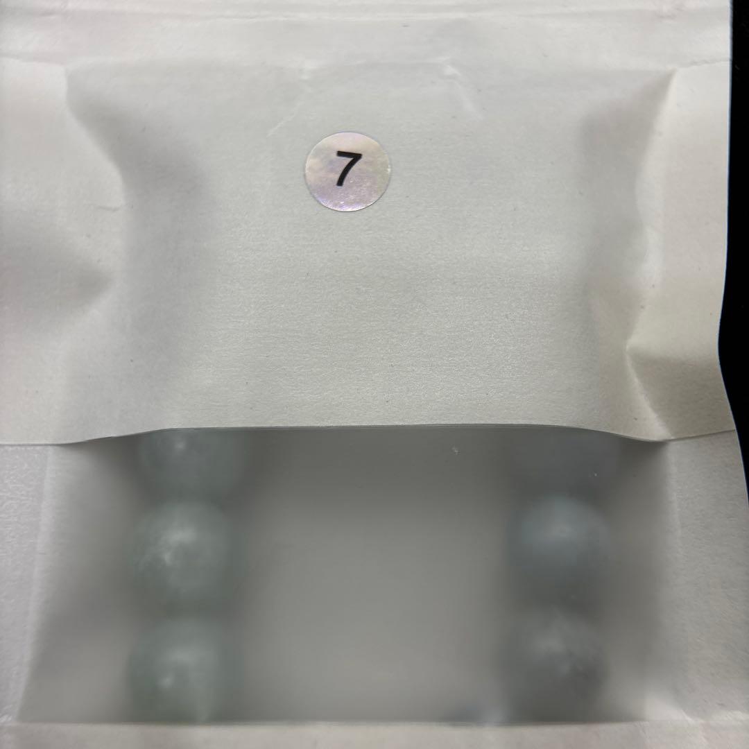 ミャンマー　本翡翠　ヒスイ　天然石　手作りブレスレット ライトグリーン ホワイト