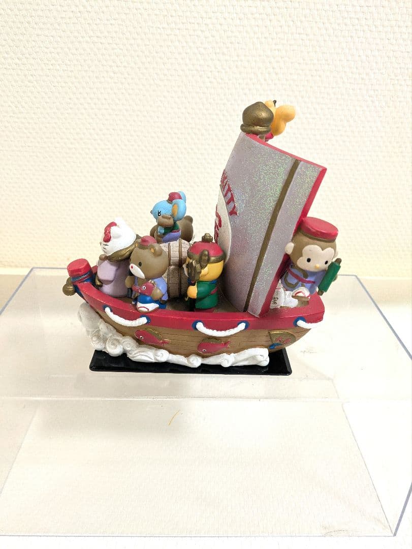 サンリオ　キティ　ジオラマ宝船七福神フィギュア