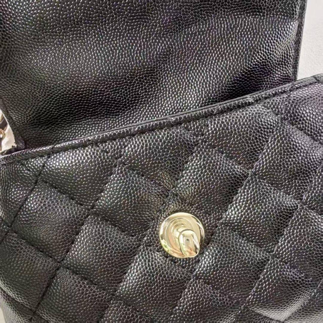 CHANELMAKEUPノベルティ 非売品 ハンドルゴールド キルティングバッグ