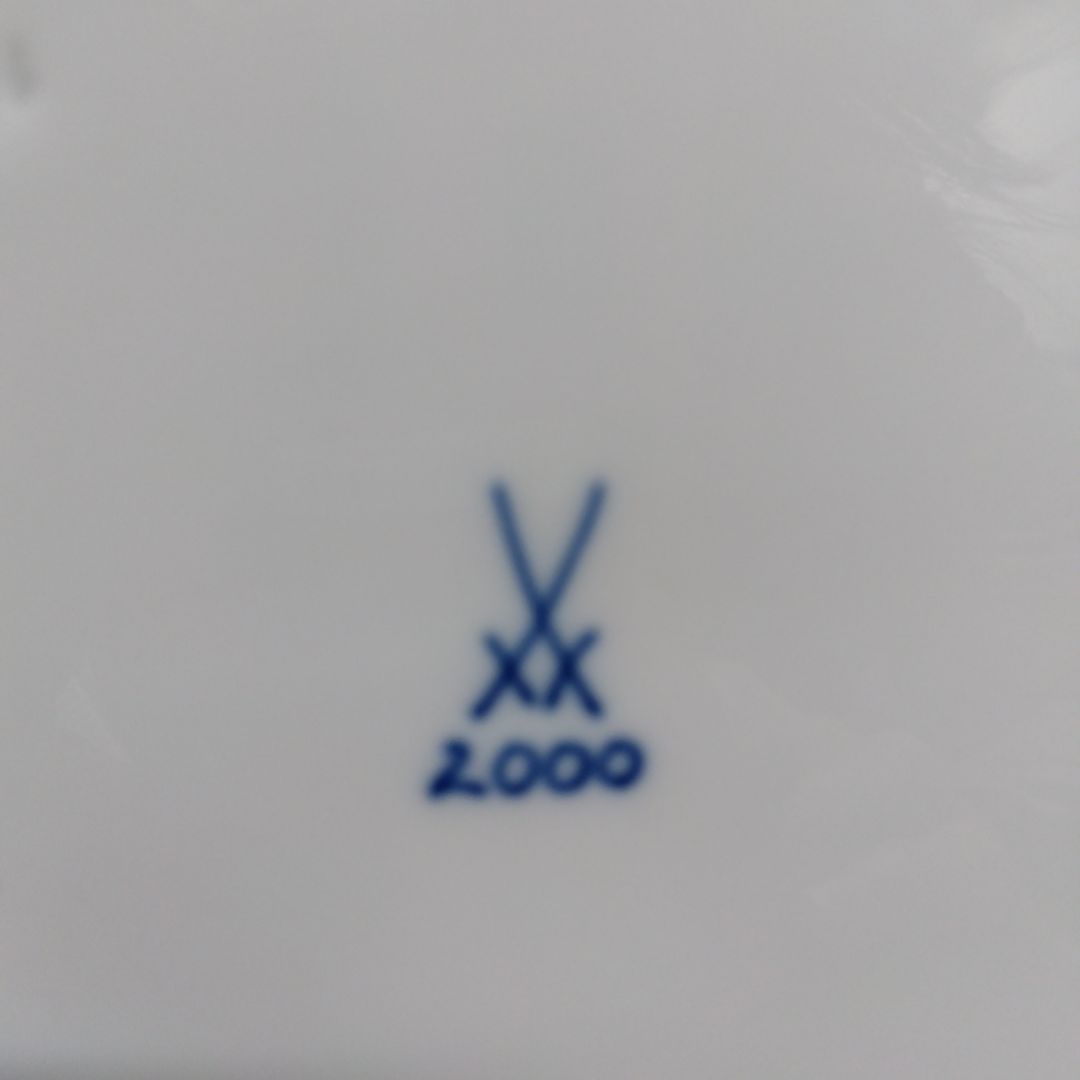 マイセン　2000年イヤープレート　ホワイトレリーフ　中古品