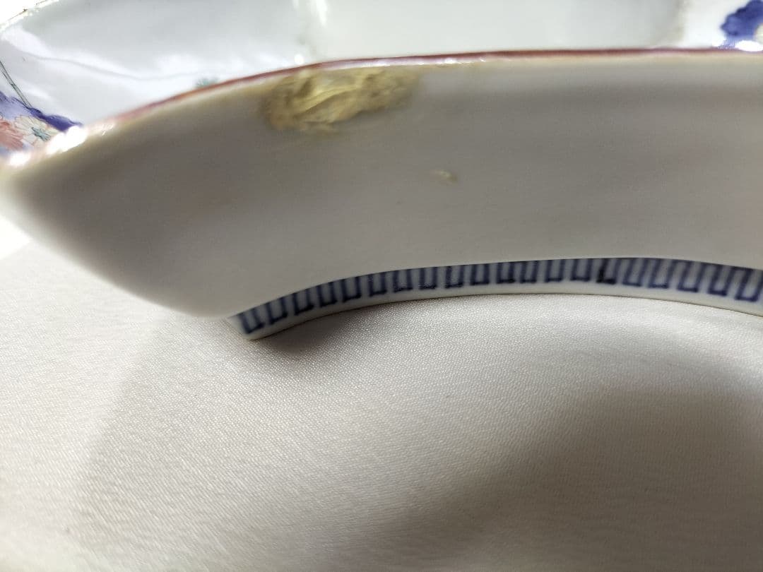 古伊万里　柿右衛門手　変形鉢　垣根に菊と鳥　時代物　骨董　縁欠け治し有り