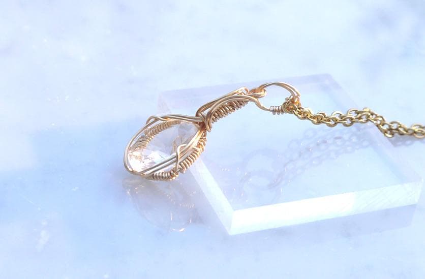 （１点もの）高千穂産天岩戸水晶エイトスターカットペンダント◇