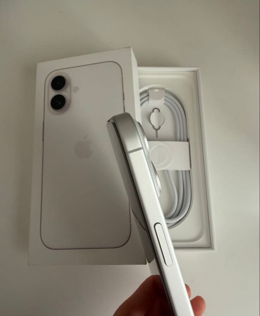 iPhone16 256GB SIMフリー ホワイト