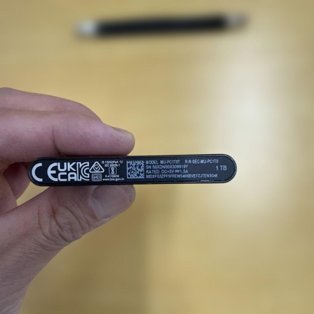 サムソン　Samsung SSD T7 1TB 外付けSSD
