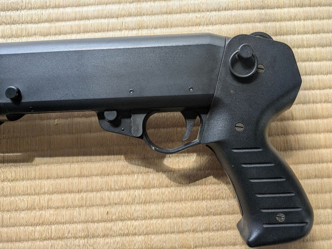 東京マルイ スパス12 エアコッキングショットガン18才スリングベルト・粗品付き